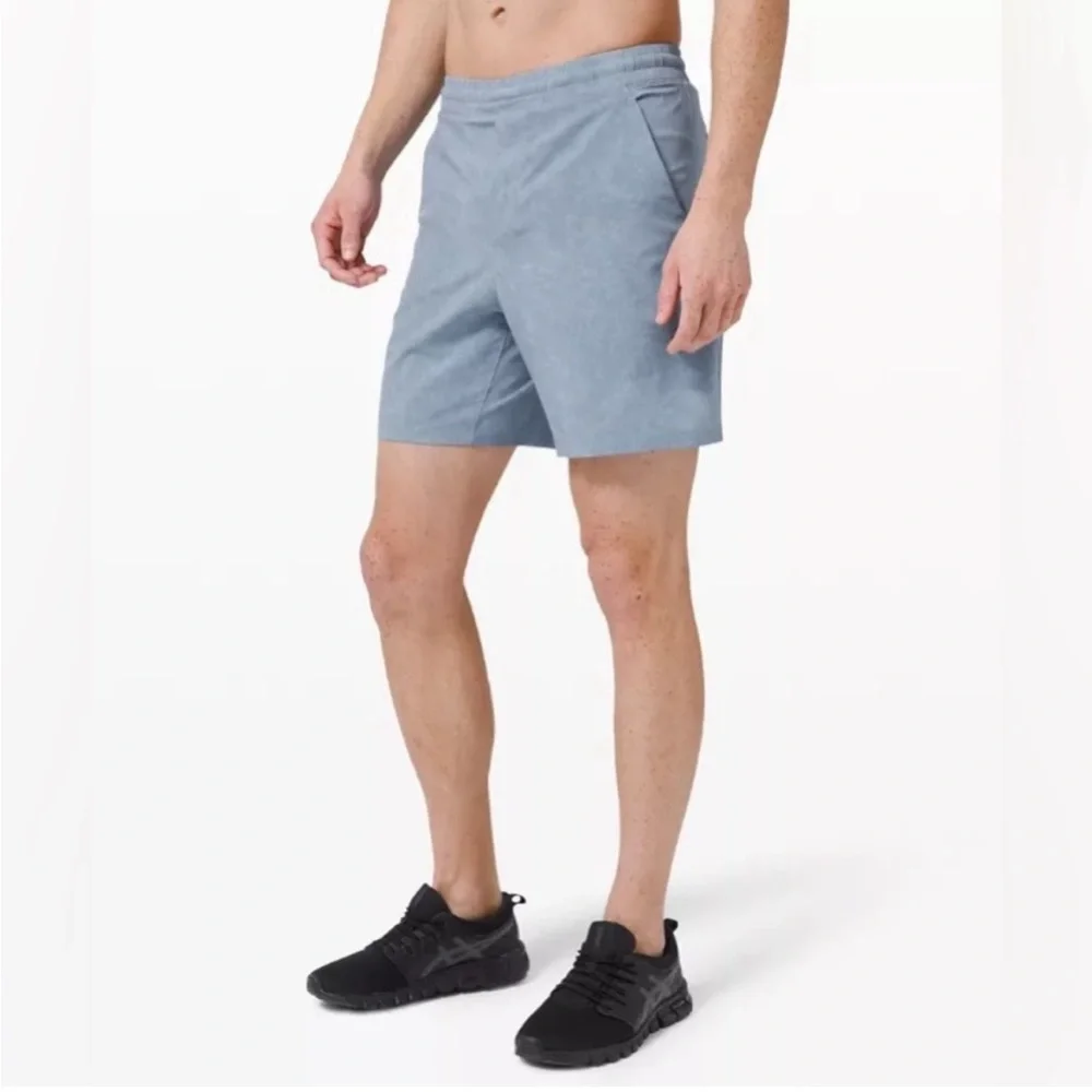 Men's Lululemon Blue Gray 9 inch inseam shorts Size Medium